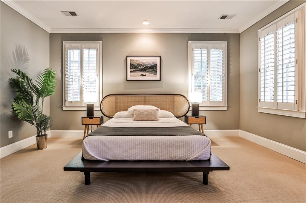 2696 Ellwood Drive NE