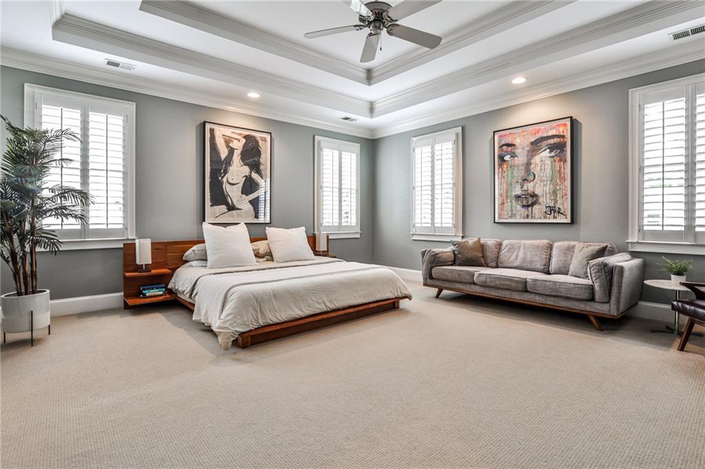 2696 Ellwood Drive NE