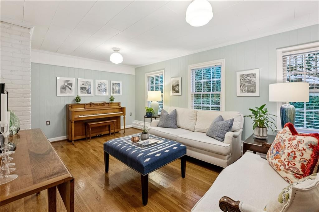 545 Overbrook Drive NW