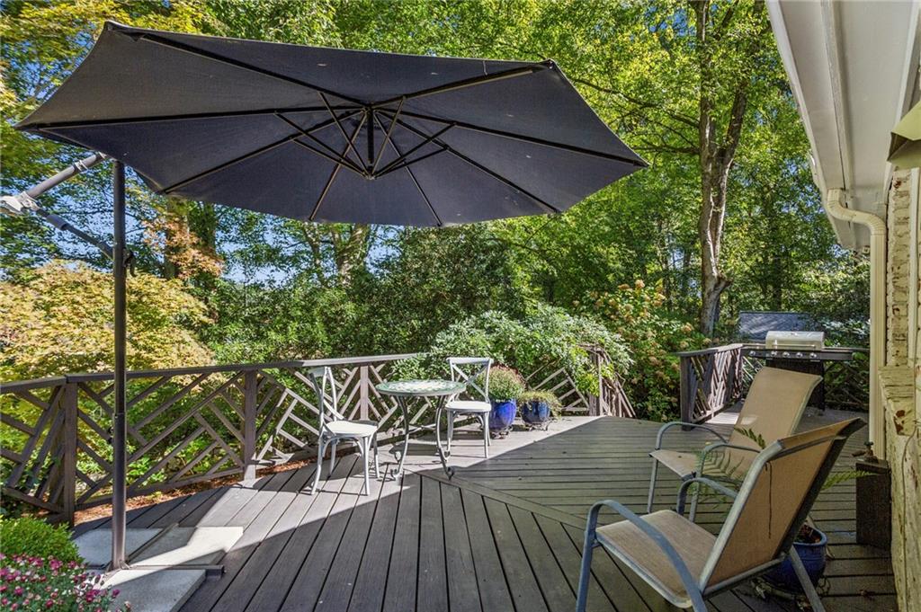 545 Overbrook Drive NW