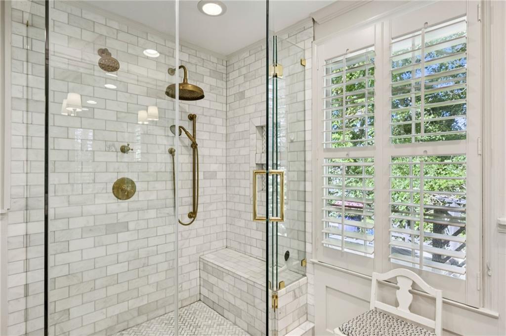 545 Overbrook Drive NW