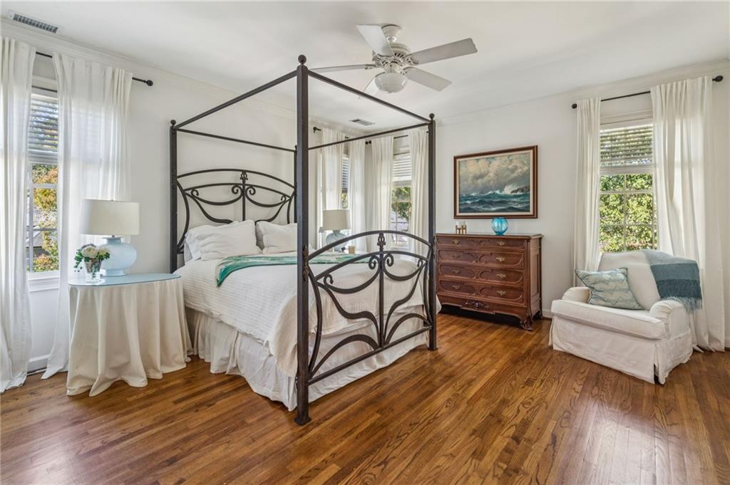 4550 E Brookhaven Drive NE