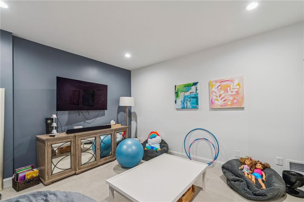 4550 E Brookhaven Drive NE