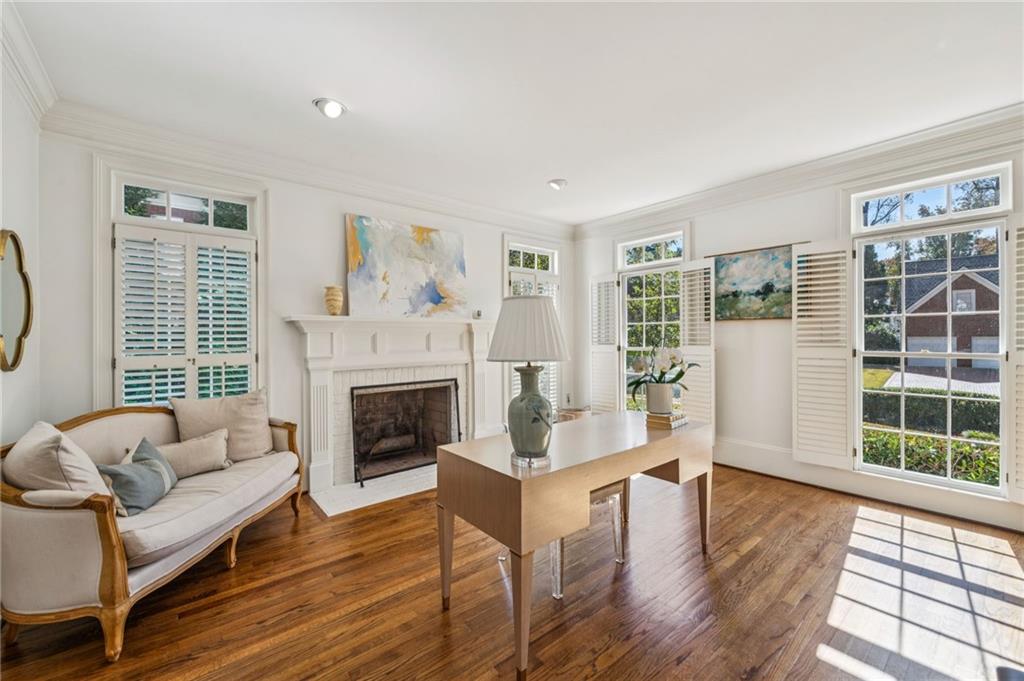 4550 E Brookhaven Drive NE