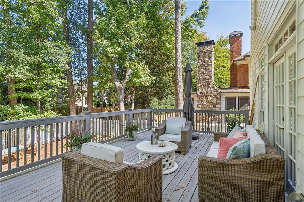 4550 E Brookhaven Drive NE