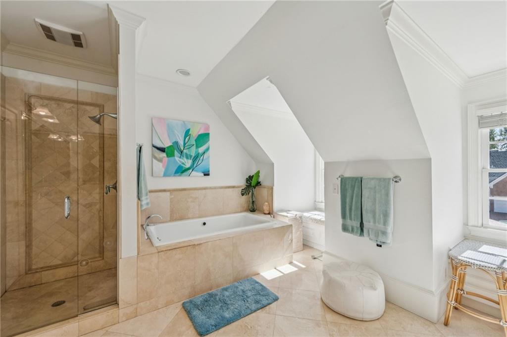 4550 E Brookhaven Drive NE