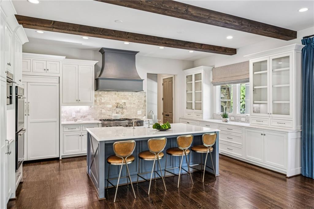 1128 Brookhaven Walk Way NE