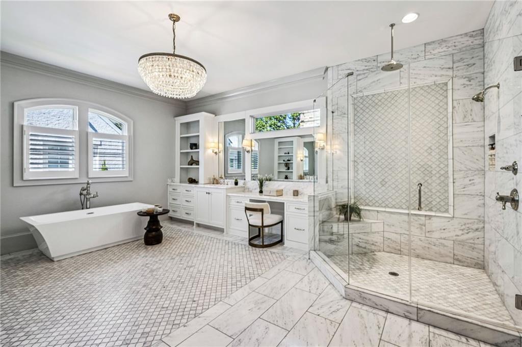 1128 Brookhaven Walk Way NE