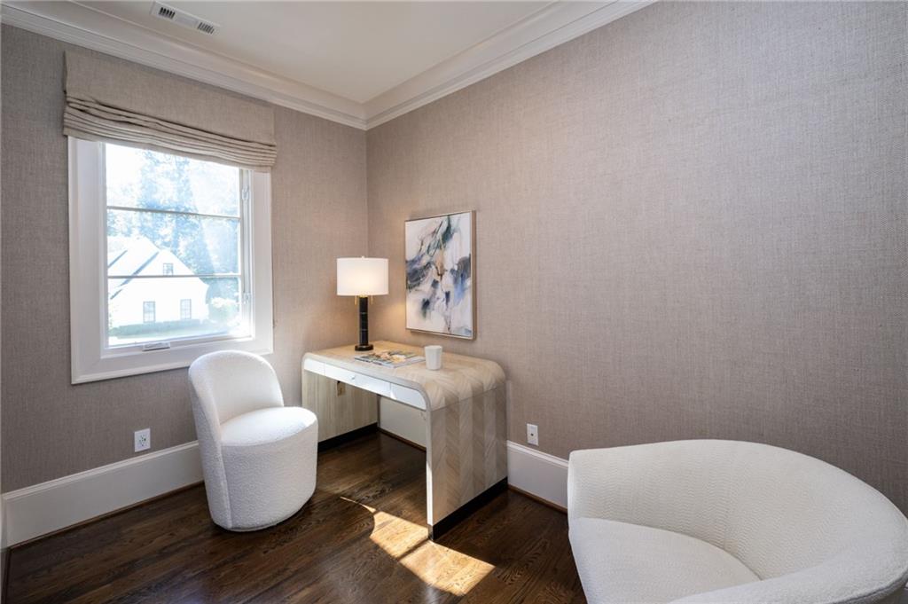 1128 Brookhaven Walk Way NE