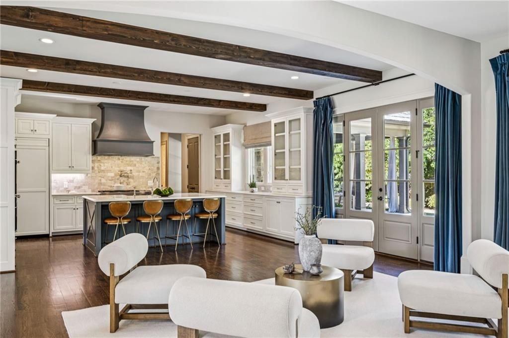 1128 Brookhaven Walk Way NE