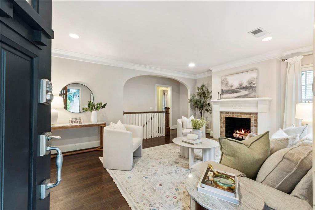 817 Highland Terrace NE