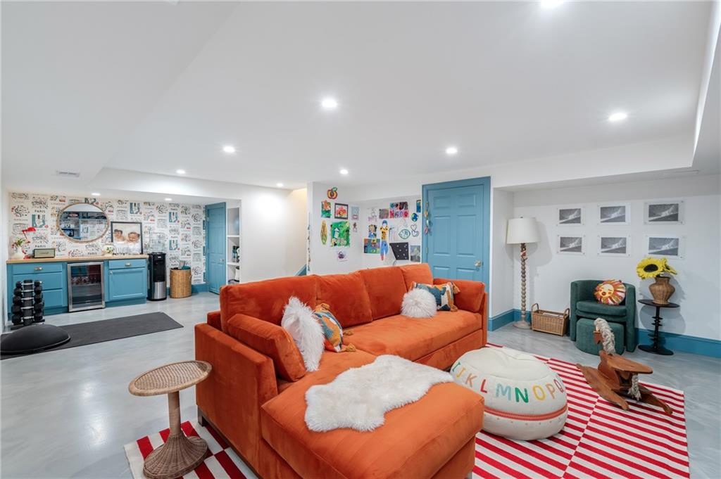 559 Spring Valley Road NW