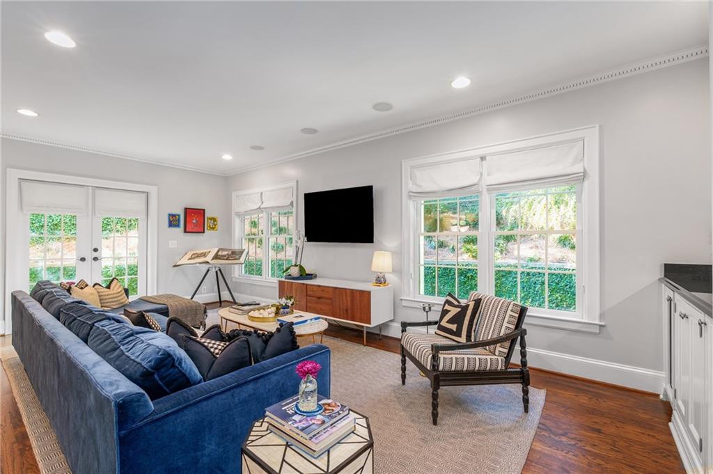 559 Spring Valley Road NW