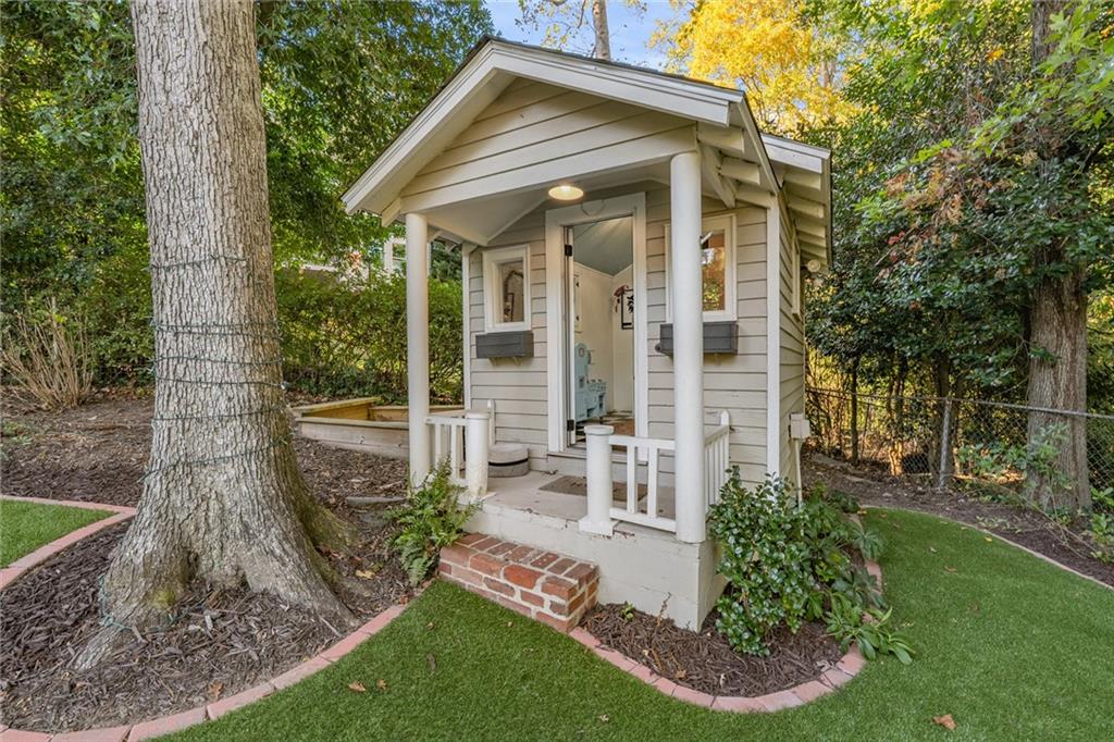 559 Spring Valley Road NW