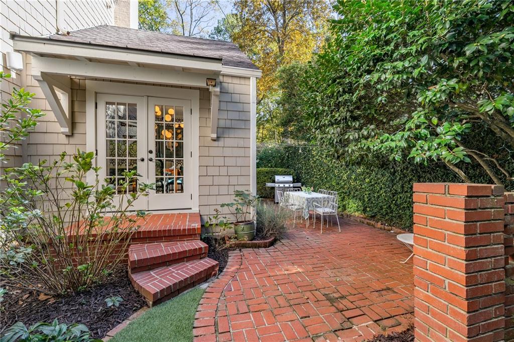 559 Spring Valley Road NW