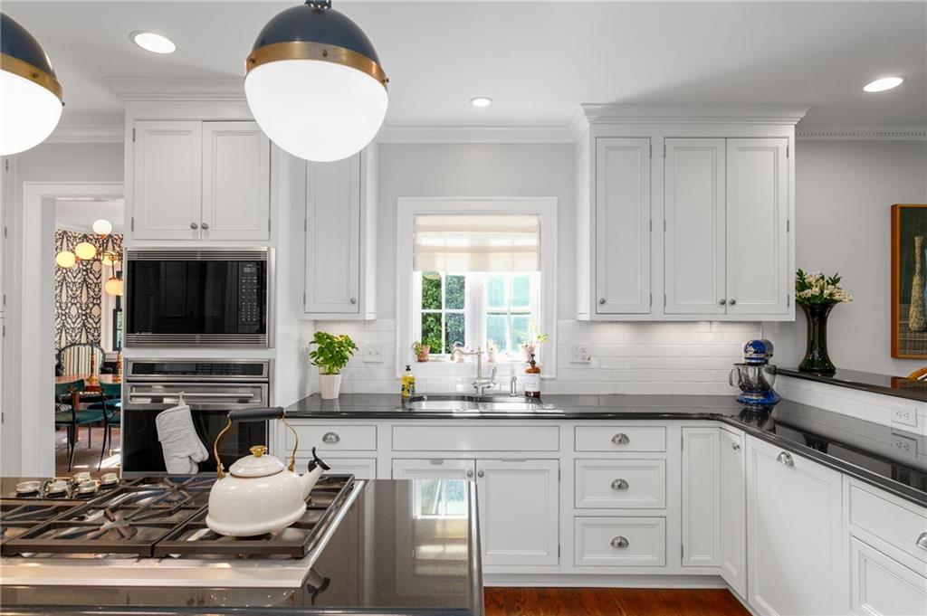 559 Spring Valley Road NW