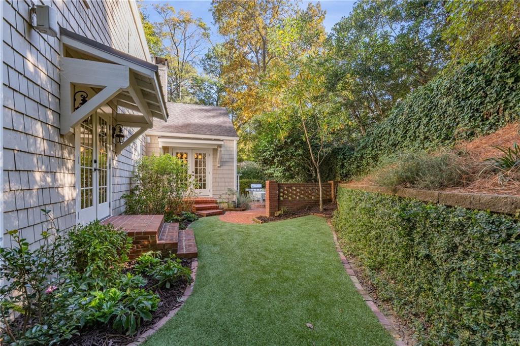 559 Spring Valley Road NW