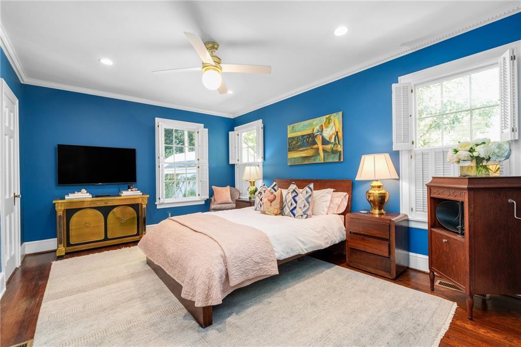 559 Spring Valley Road NW