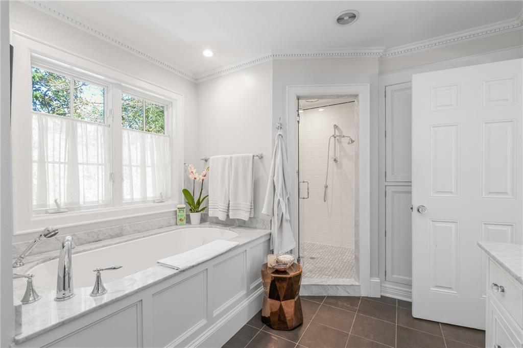 559 Spring Valley Road NW