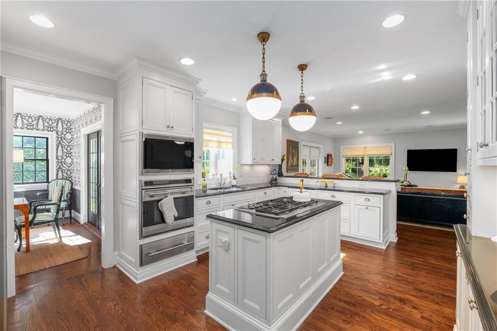 559 Spring Valley Road NW