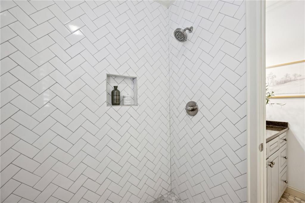 2047 Dellwood Drive NW