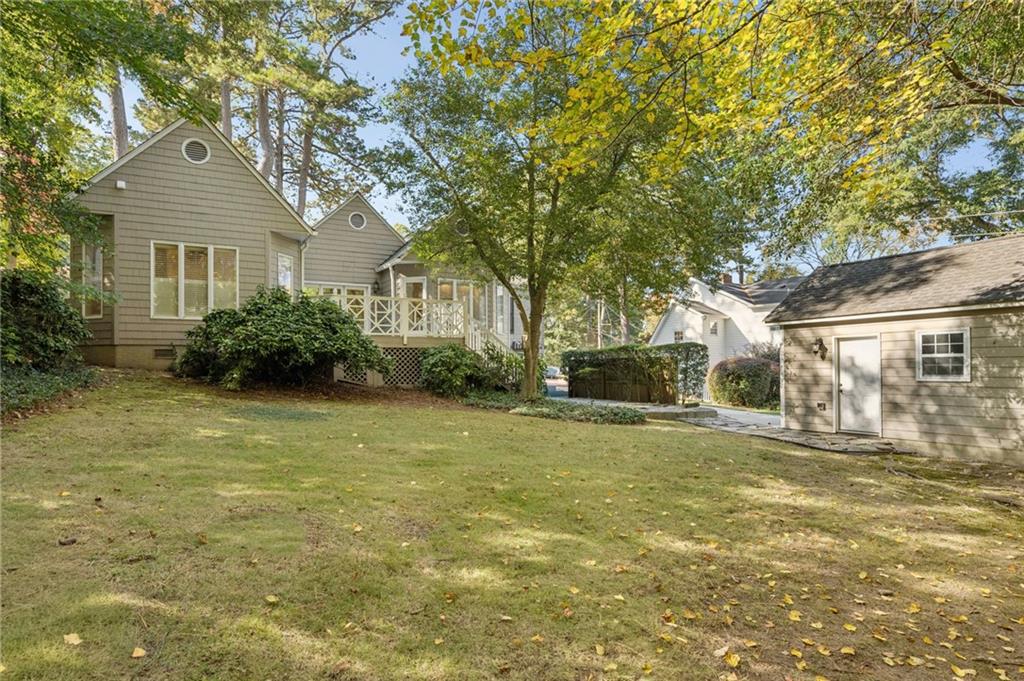 2047 Dellwood Drive NW