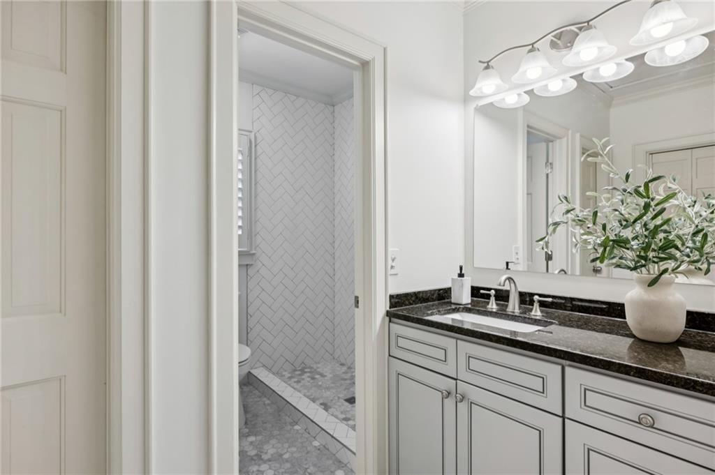 2047 Dellwood Drive NW