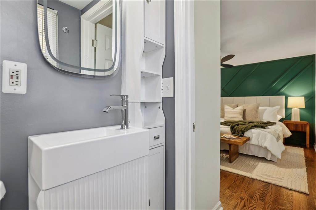 10405 Meadow Crest Lane