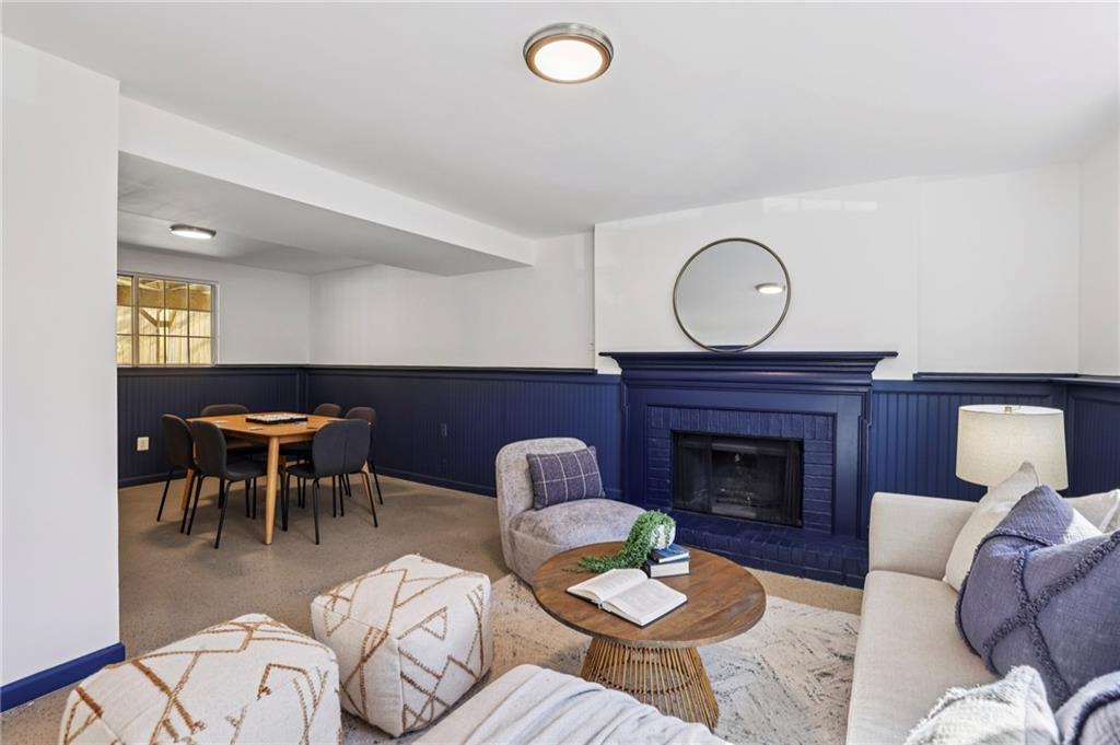 10405 Meadow Crest Lane