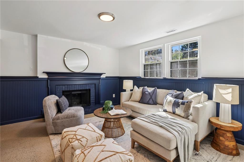 10405 Meadow Crest Lane