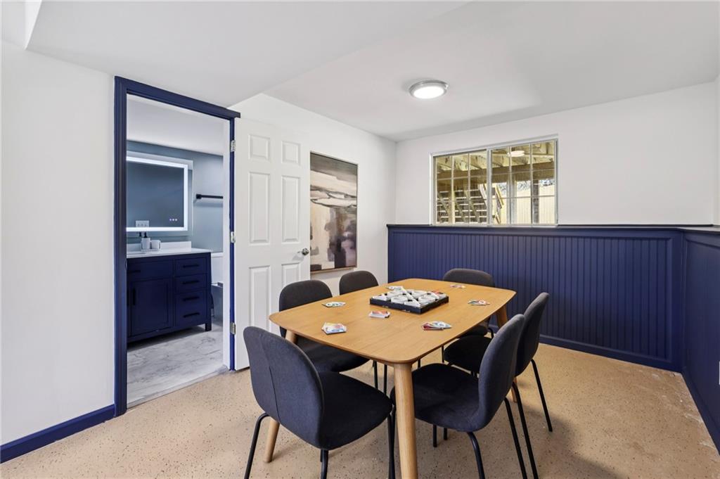 10405 Meadow Crest Lane