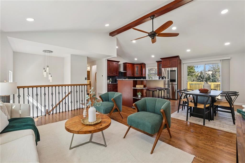 10405 Meadow Crest Lane