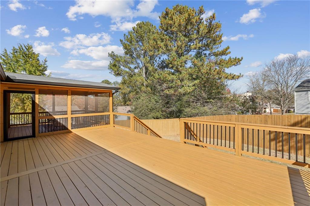 10405 Meadow Crest Lane