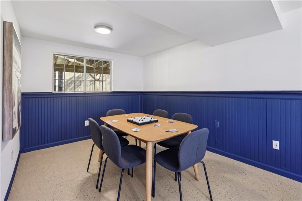 10405 Meadow Crest Lane