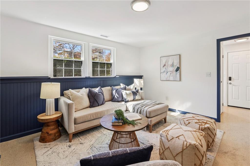 10405 Meadow Crest Lane