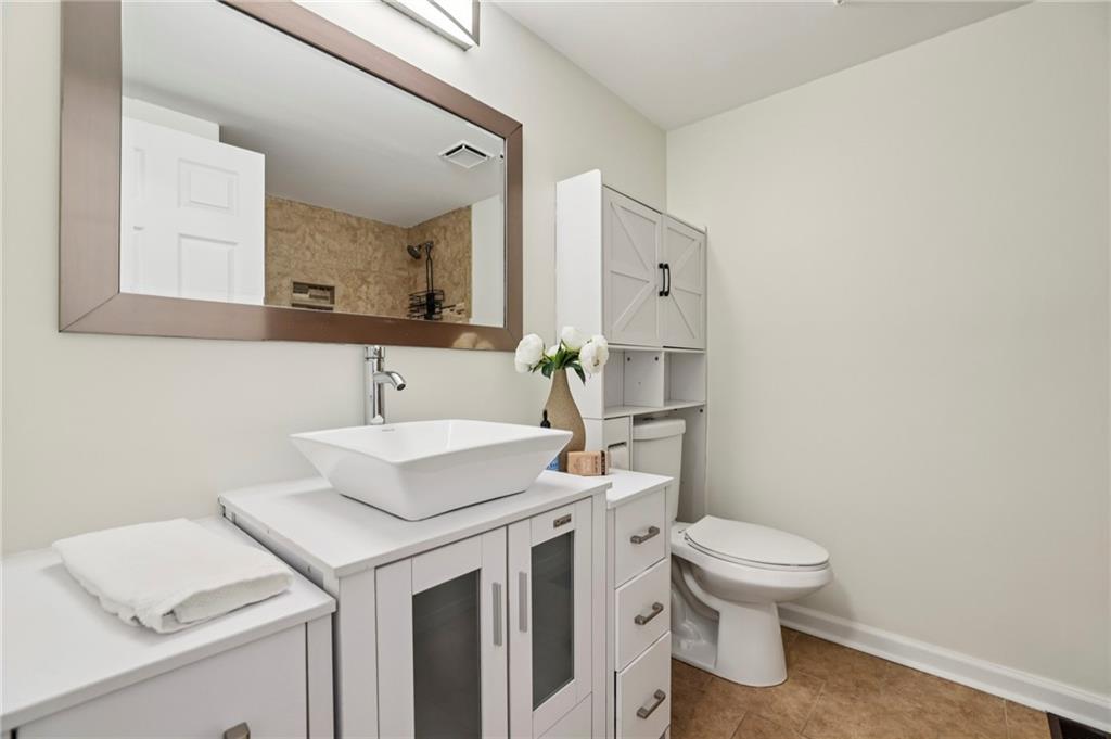 10405 Meadow Crest Lane