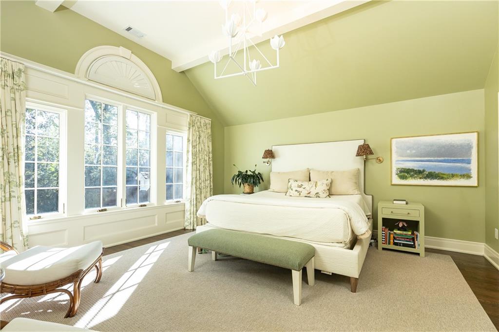 2363 Montview Drive NW