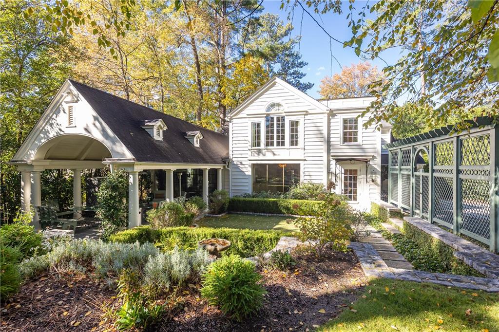 2363 Montview Drive NW