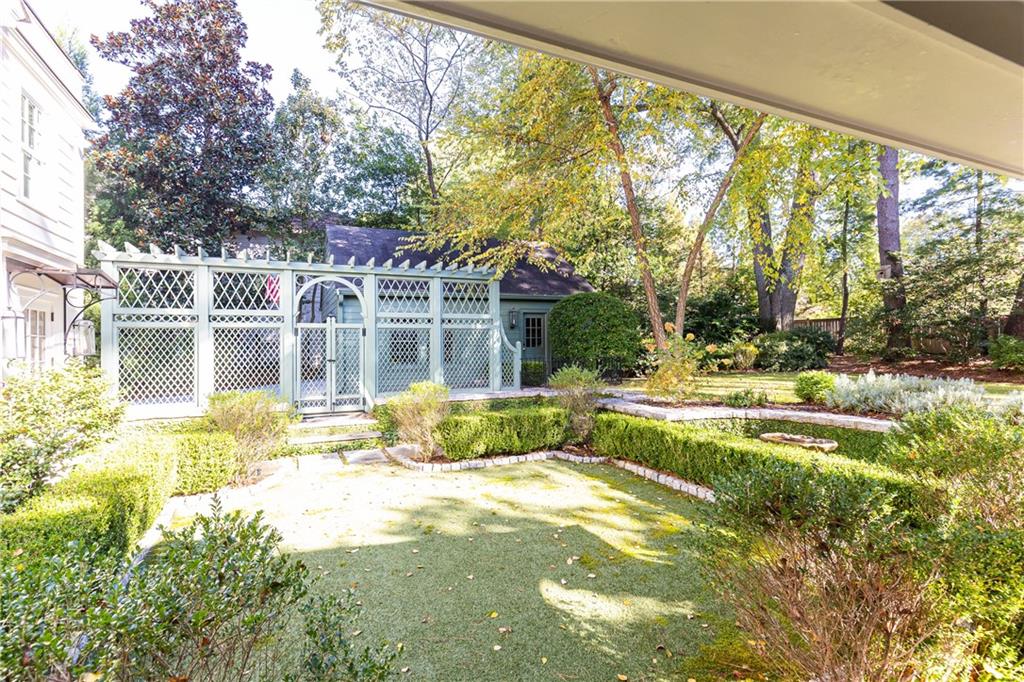 2363 Montview Drive NW