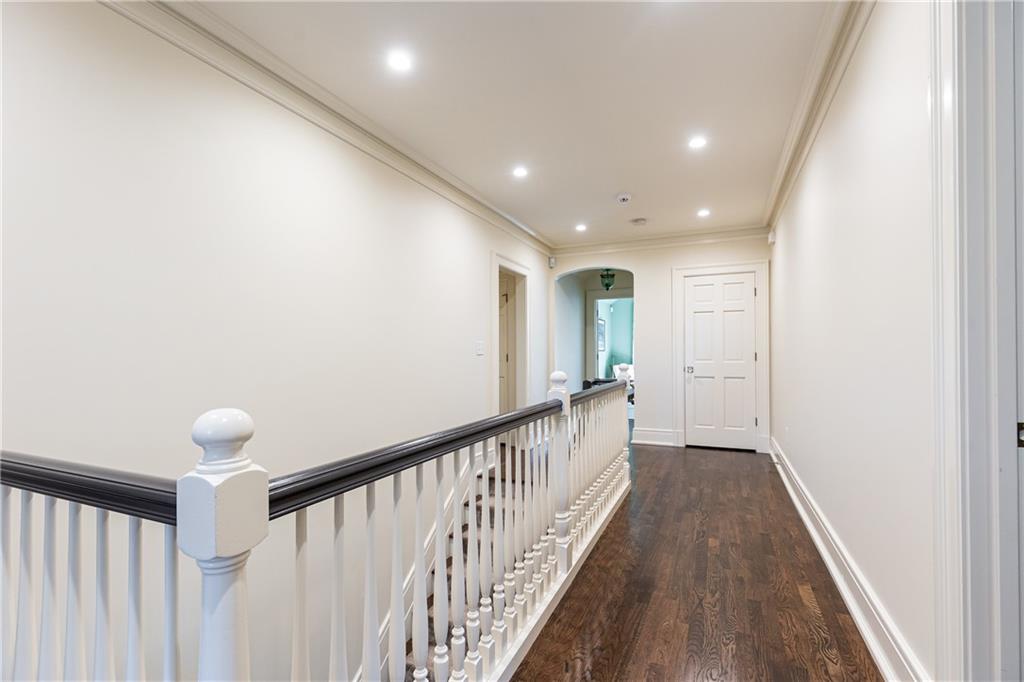 2363 Montview Drive NW