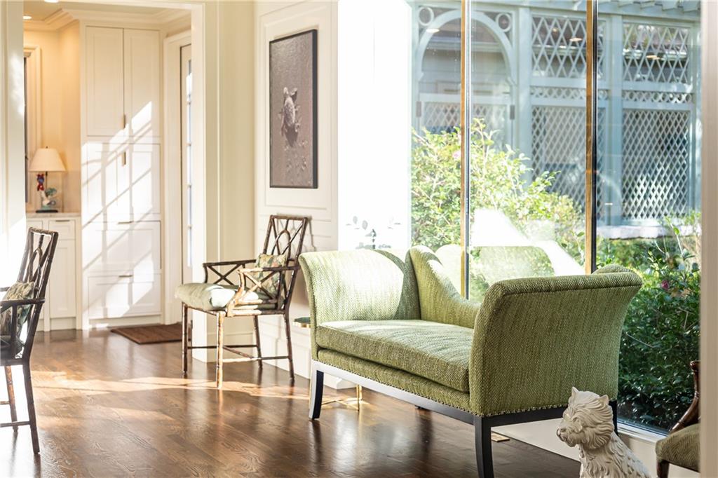 2363 Montview Drive NW