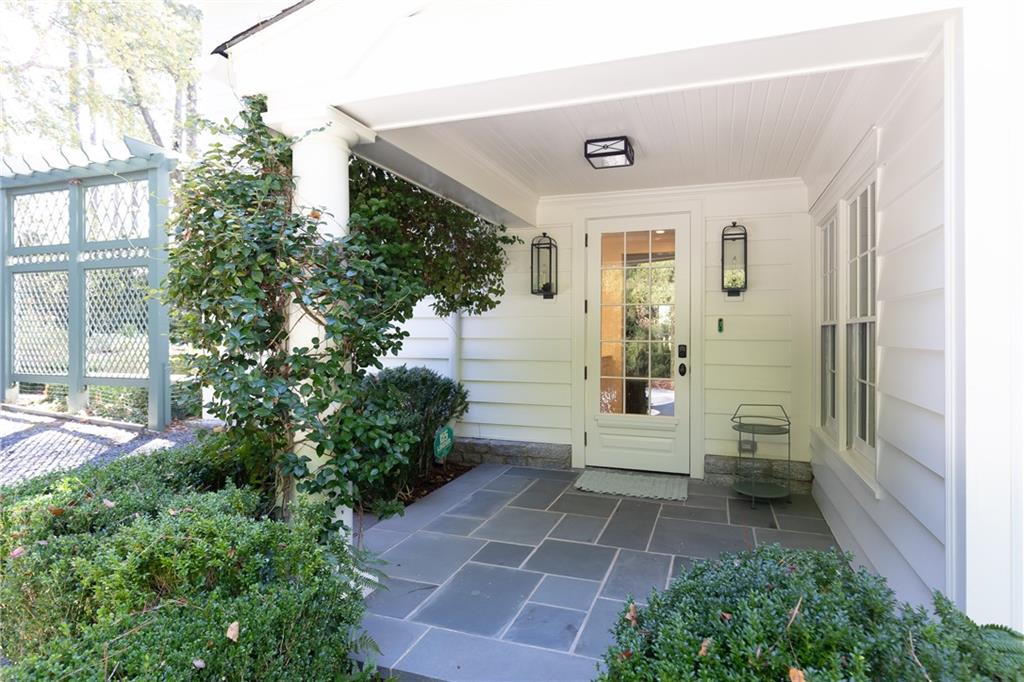 2363 Montview Drive NW