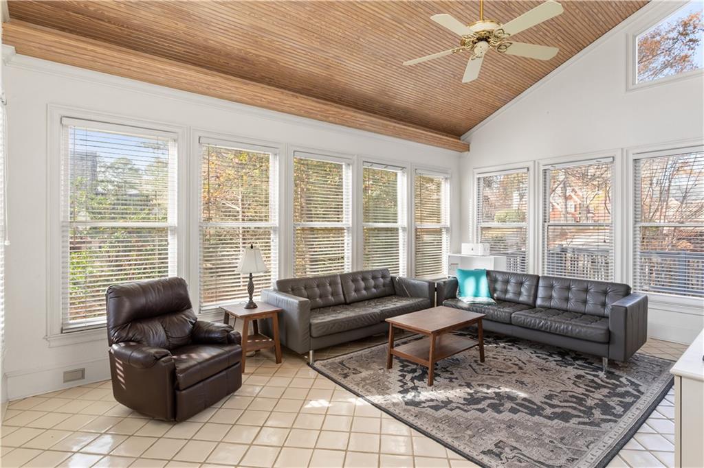 3910 Spalding Bluff Drive