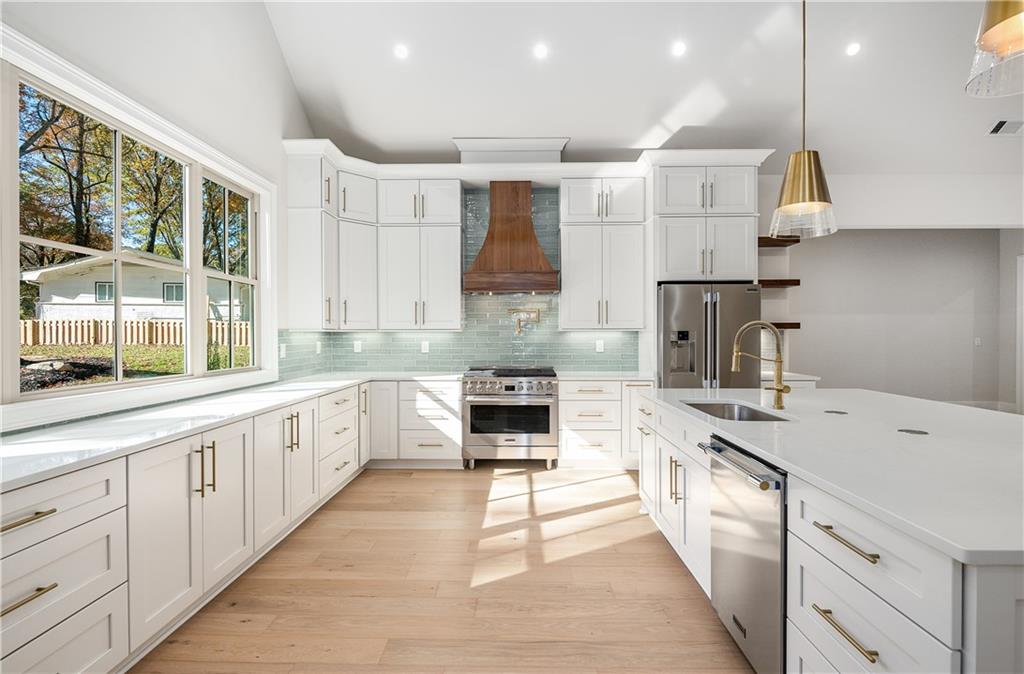 4276 Smithsonia Drive