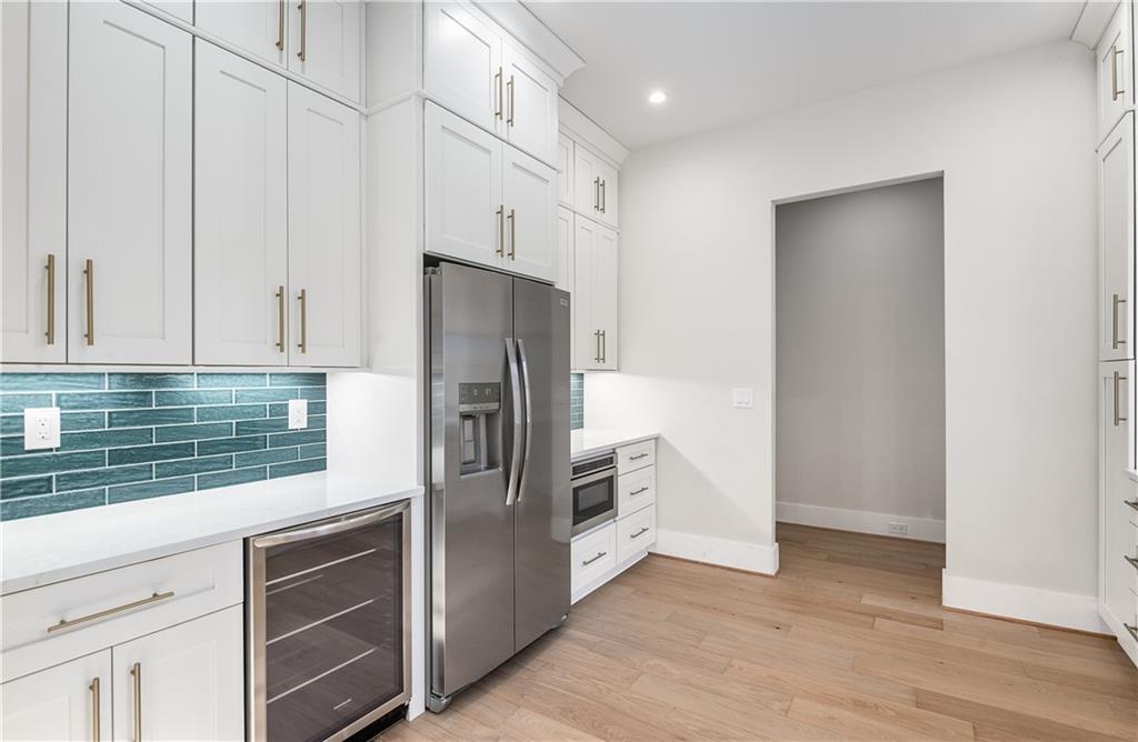 4276 Smithsonia Drive