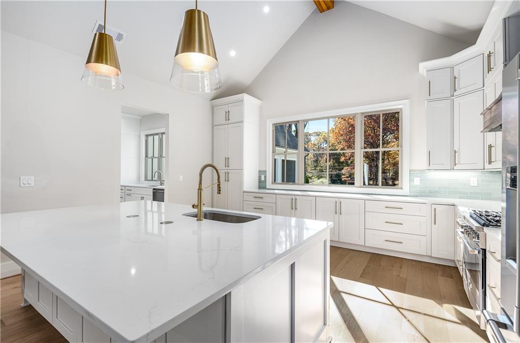 4276 Smithsonia Drive