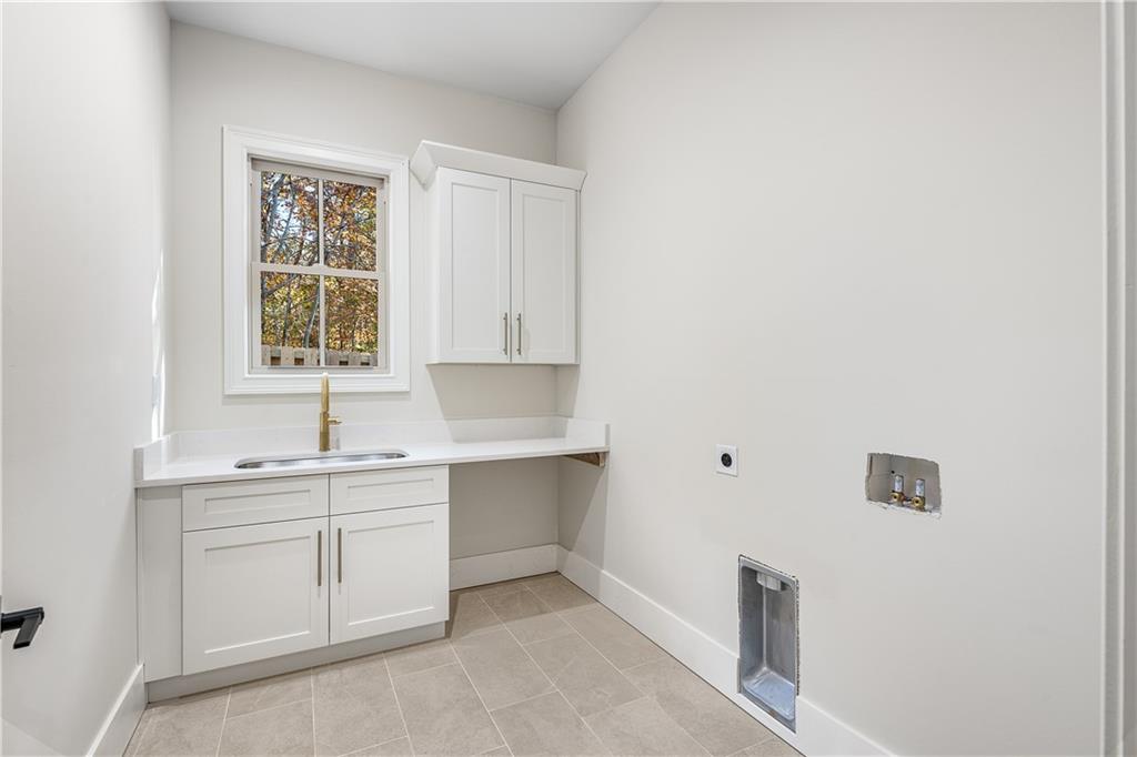 4276 Smithsonia Drive