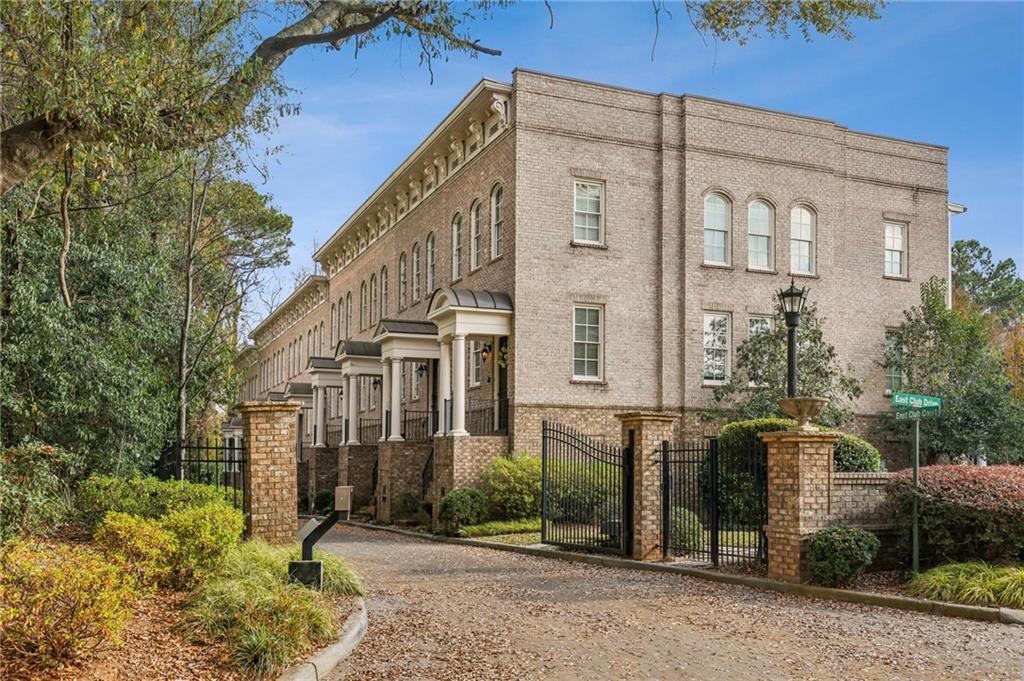 1029 E Club Court NE Unit 1029