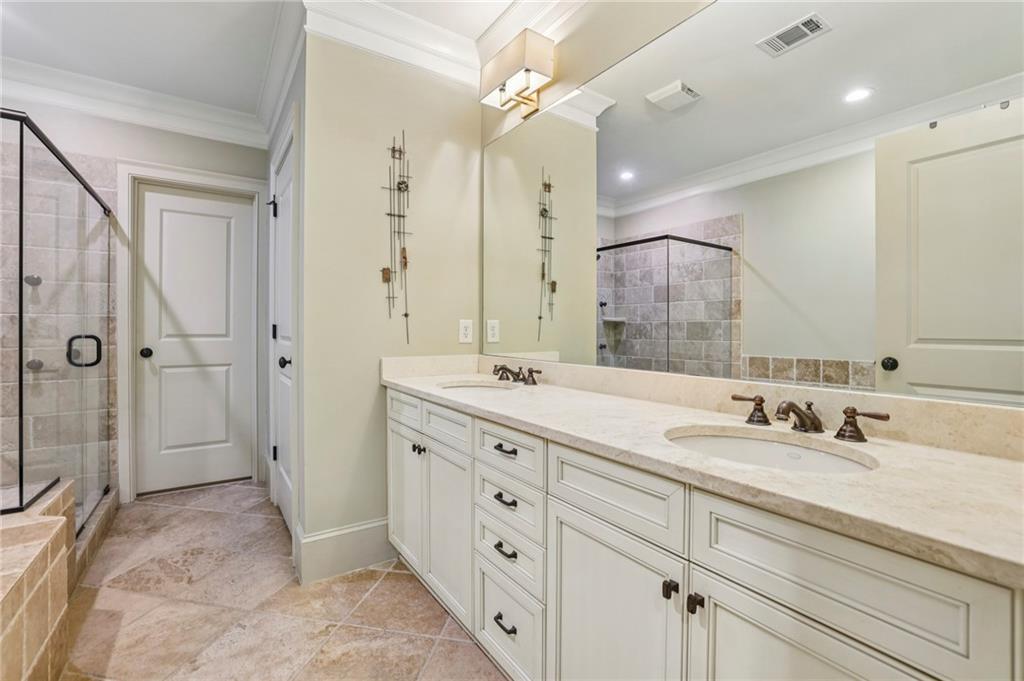 1029 E Club Court NE Unit 1029