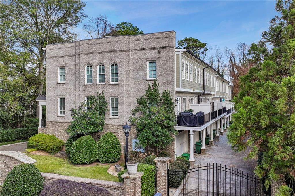 1029 E Club Court NE Unit 1029